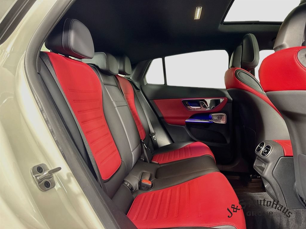 Used 2025 Mercedes-Benz GLC 300 4MATIC image 35