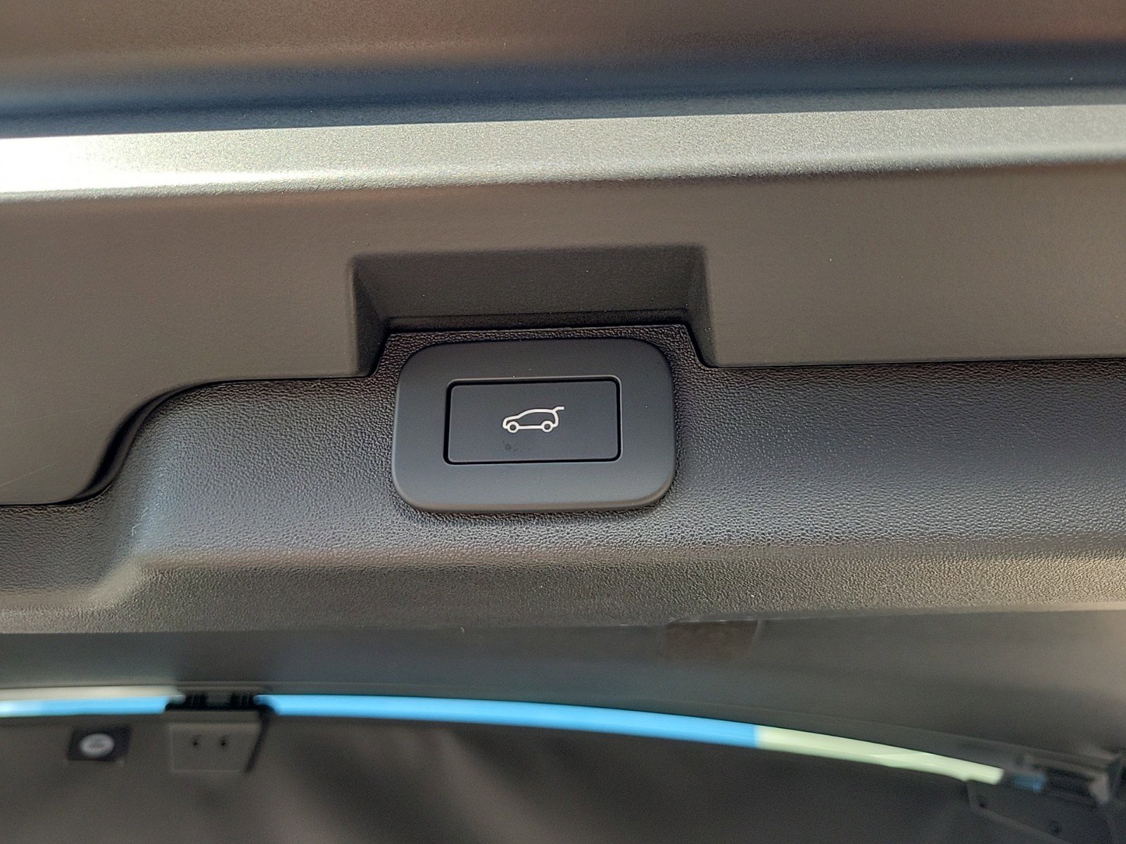 Certified 2025 Land Rover Discovery Dynamic SE AWD/4WD image 8
