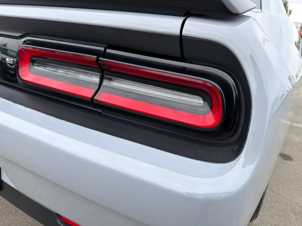 Used 2021 Dodge Challenger SXT RWD image 5