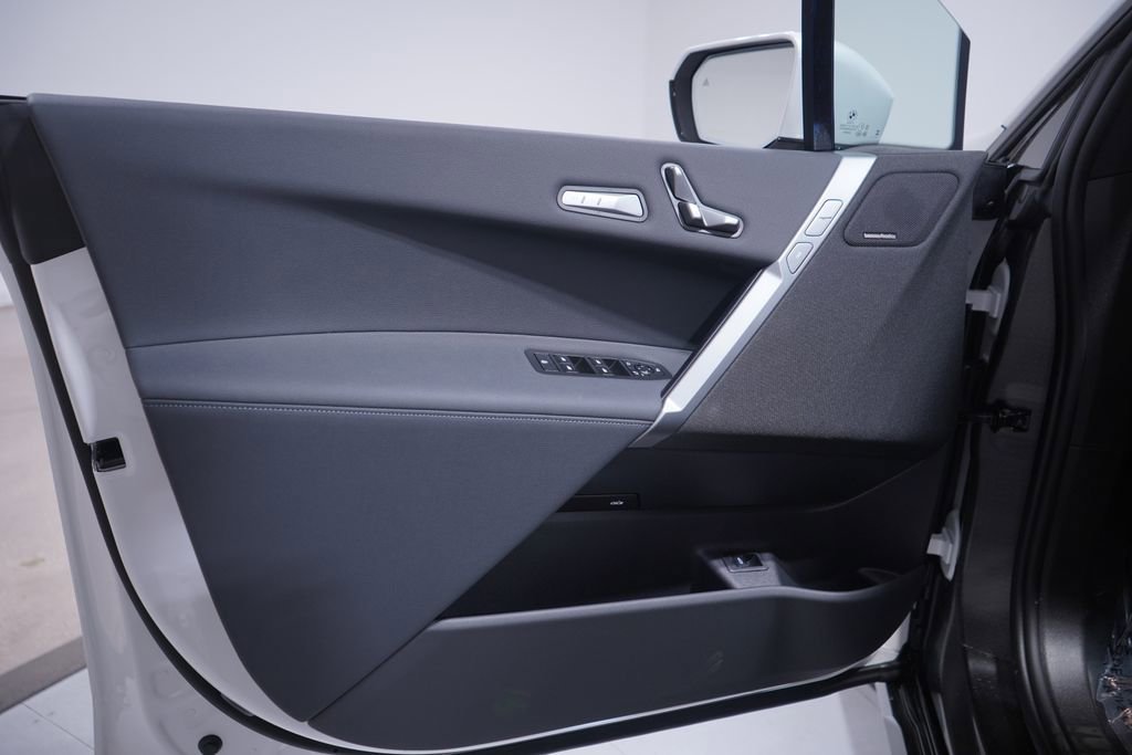 New 2026 BMW iX xDrive45 w/ M Sport Package image 12