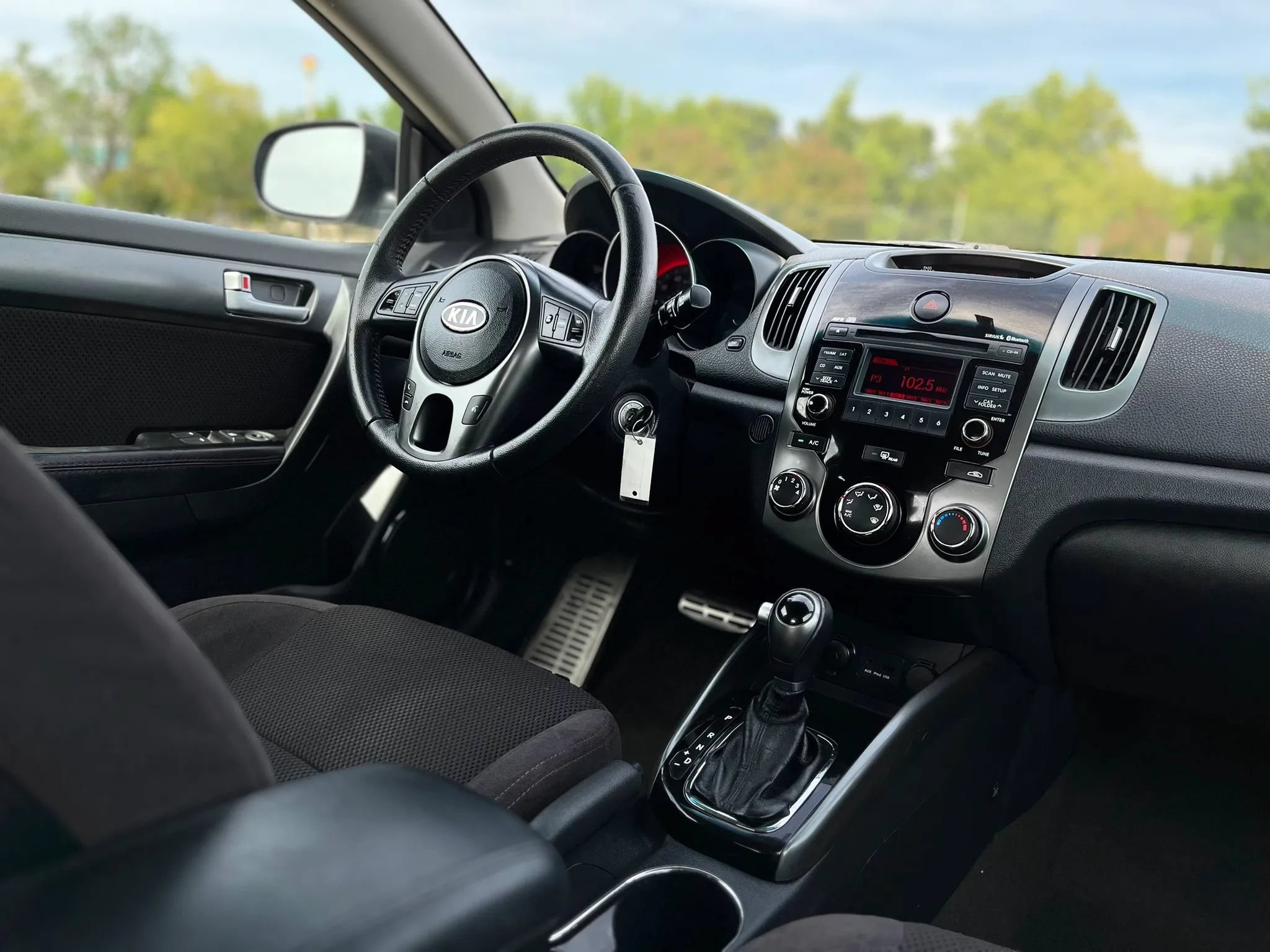 Used 2012 Kia Forte Koup SX FWD image 16