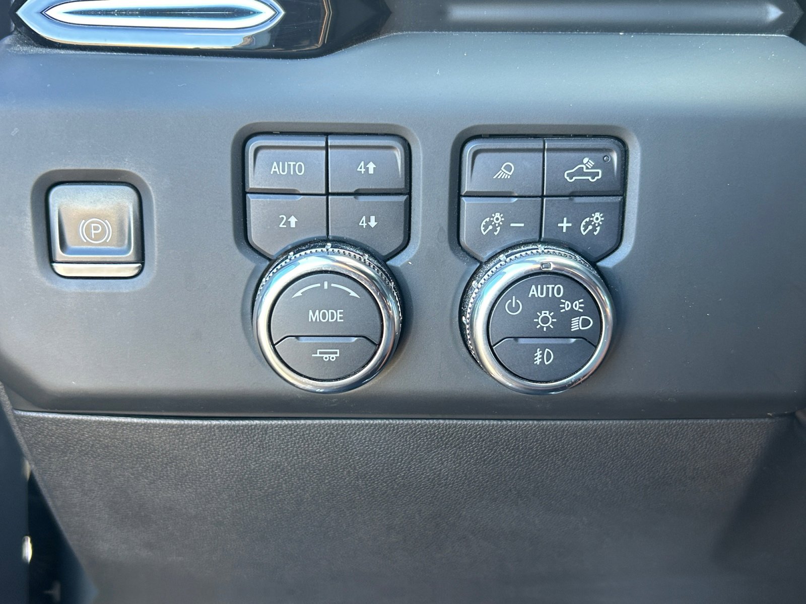 Used 2024 GMC Sierra 3500 Denali Ultimate image 28