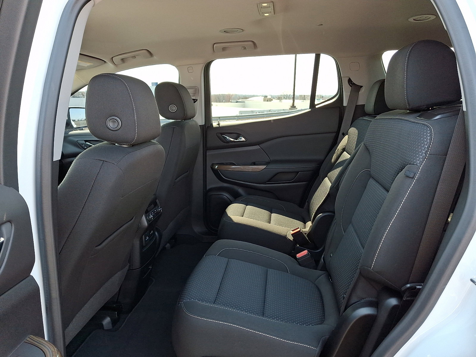 Certified 2023 GMC Acadia SLE w/ Driver Convenience Package image 11