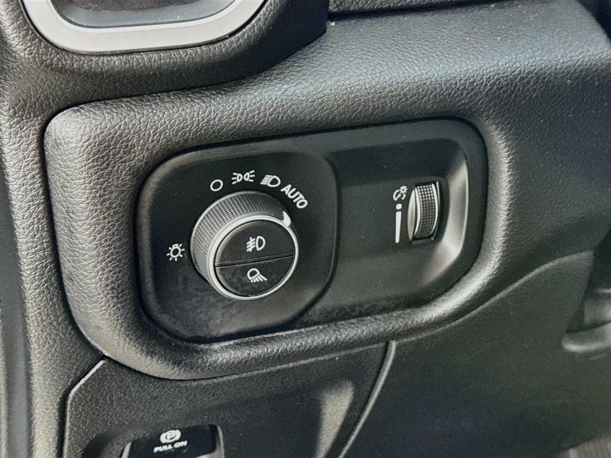 Used 2023 RAM 1500 Big Horn AWD/4WD image 12