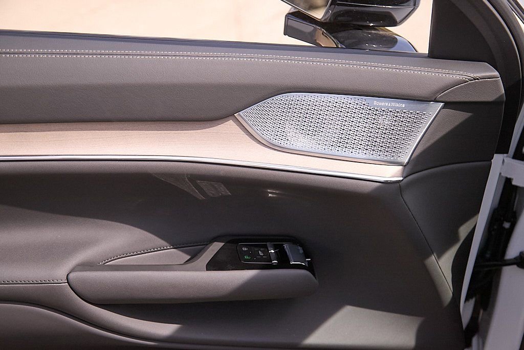 New 2025 Volvo EX90 Ultra image 11