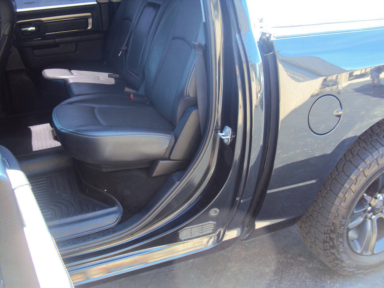 Used 2016 RAM 1500 Sport w/ Black Ram 1500 Sport Group AWD/4WD image 12
