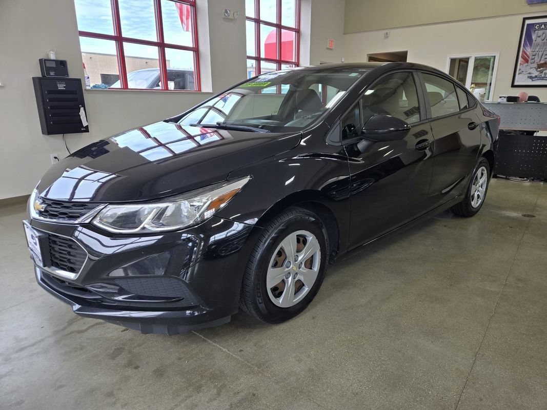 Used 2017 Chevrolet Cruze LS FWD image 2