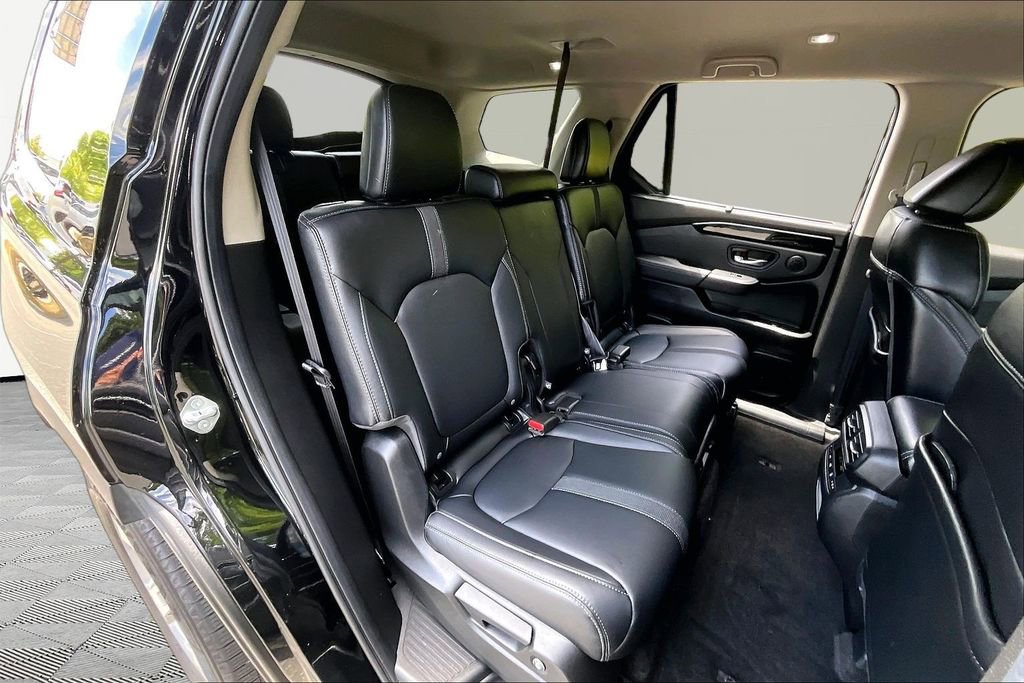 Certified 2025 Honda Pilot EX-L image 17