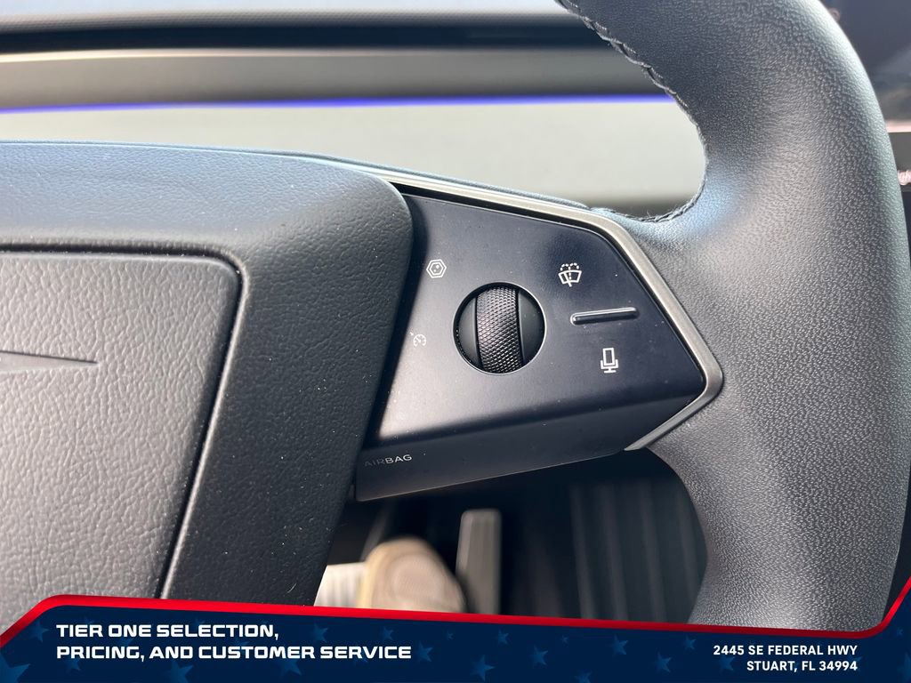 Used 2024 Tesla Cybertruck AWD Crew Cab image 16