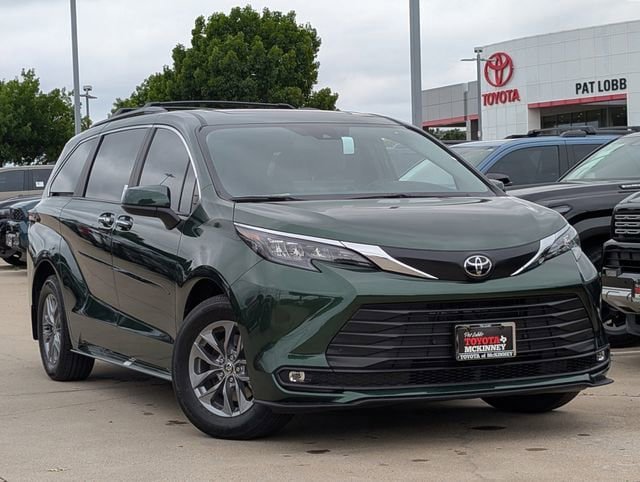 New 2026 Toyota Sienna XLE FWD image 2