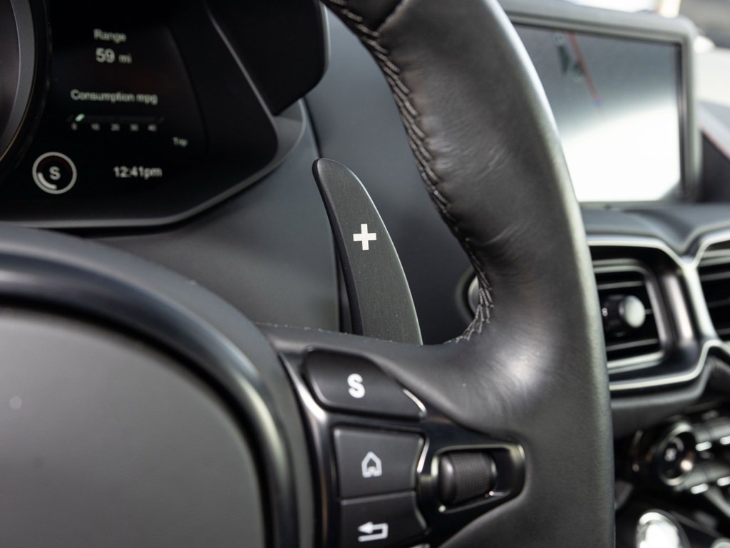 Used 2023 Aston Martin V8 Vantage Coupe image 34