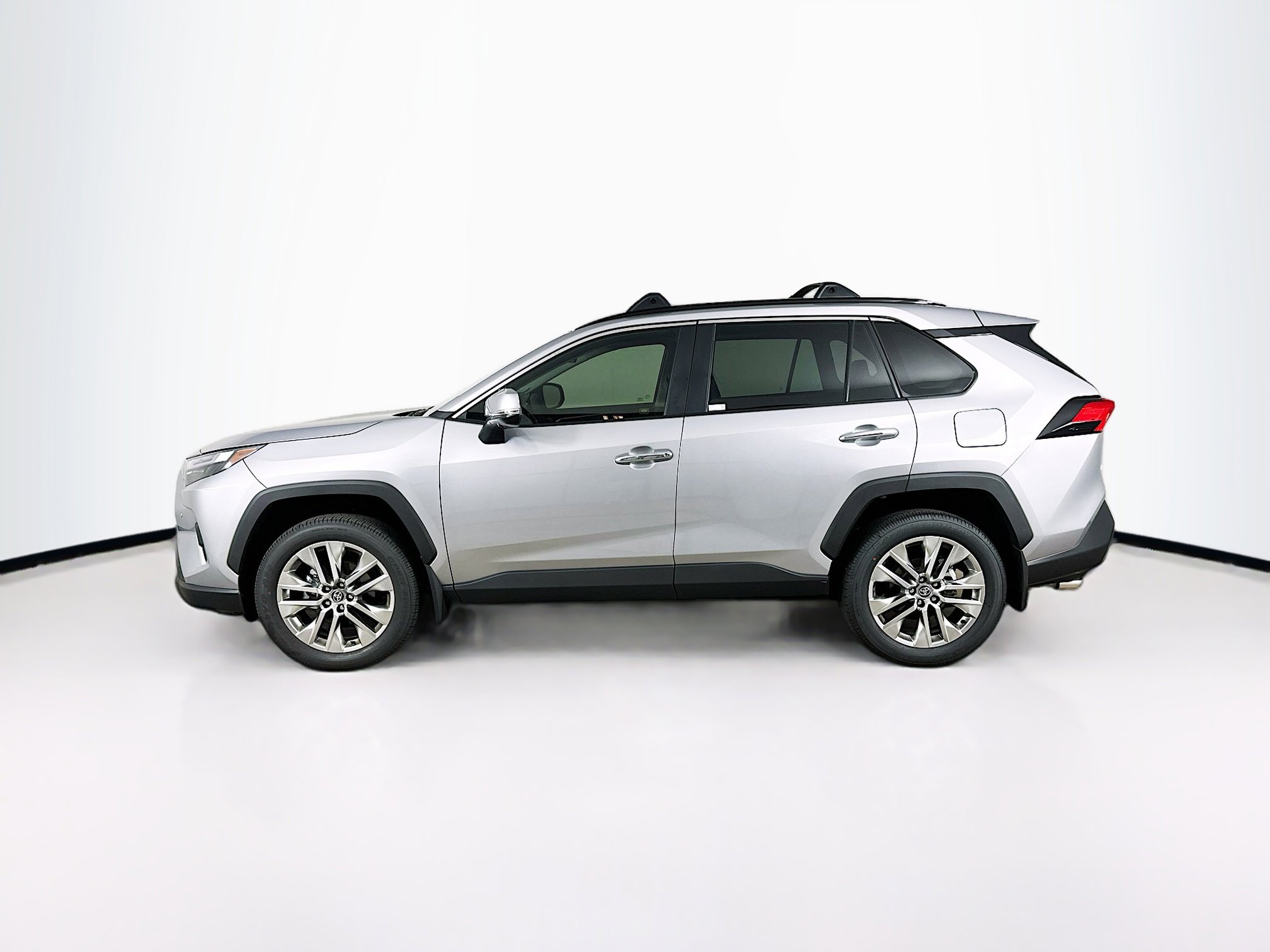 Used 2025 Toyota RAV4 Limited w/ Advanced Technology Package image 4