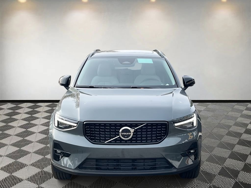 New 2026 Volvo XC40 B5 Plus w/ Protection Package Premier image 8