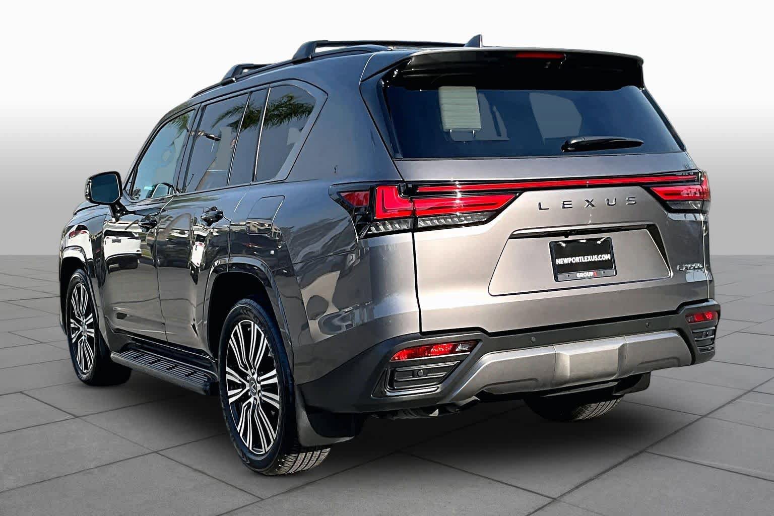 Used 2023 Lexus LX 600 4WD w/ Appearance Package image 11