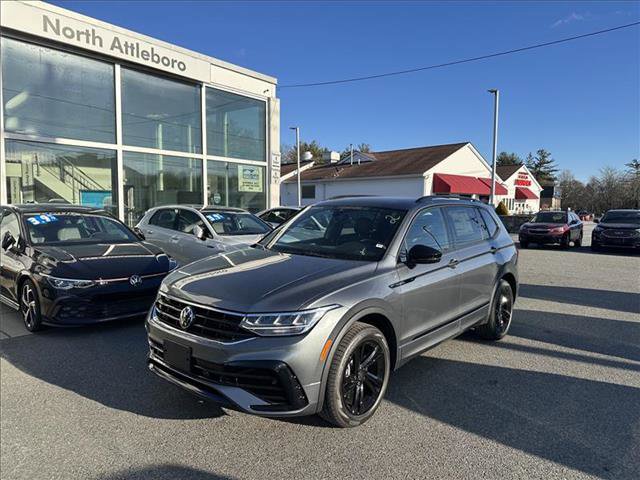 New 2024 Volkswagen Tiguan SE R-Line AWD/4WD image 2