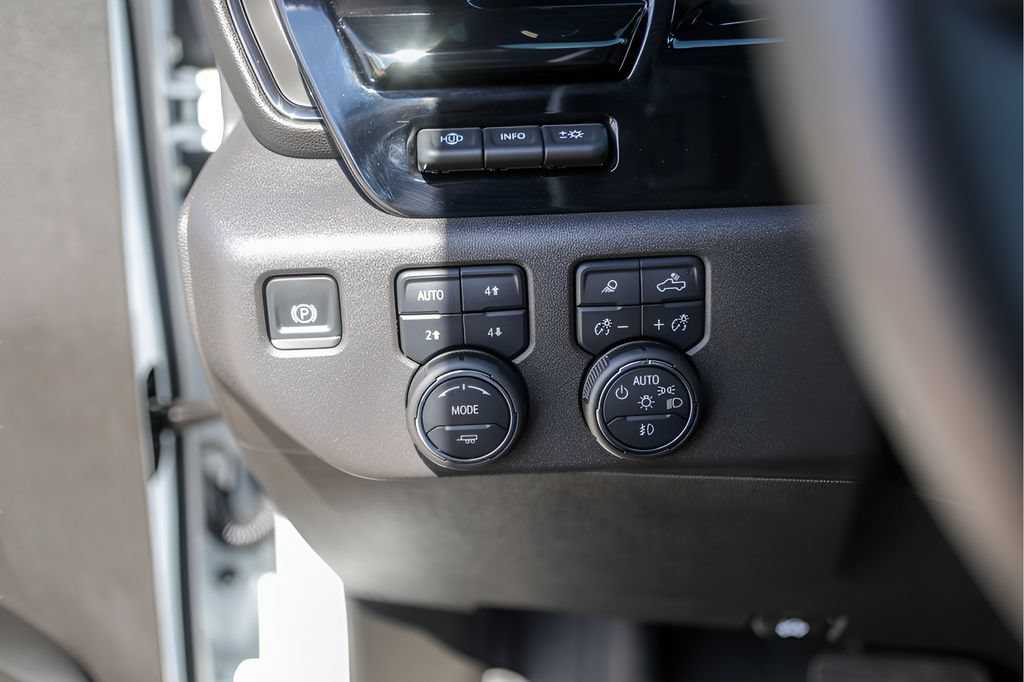 Used 2025 Chevrolet Silverado 1500 ZR2 w/ Technology Package AWD/4WD image 17