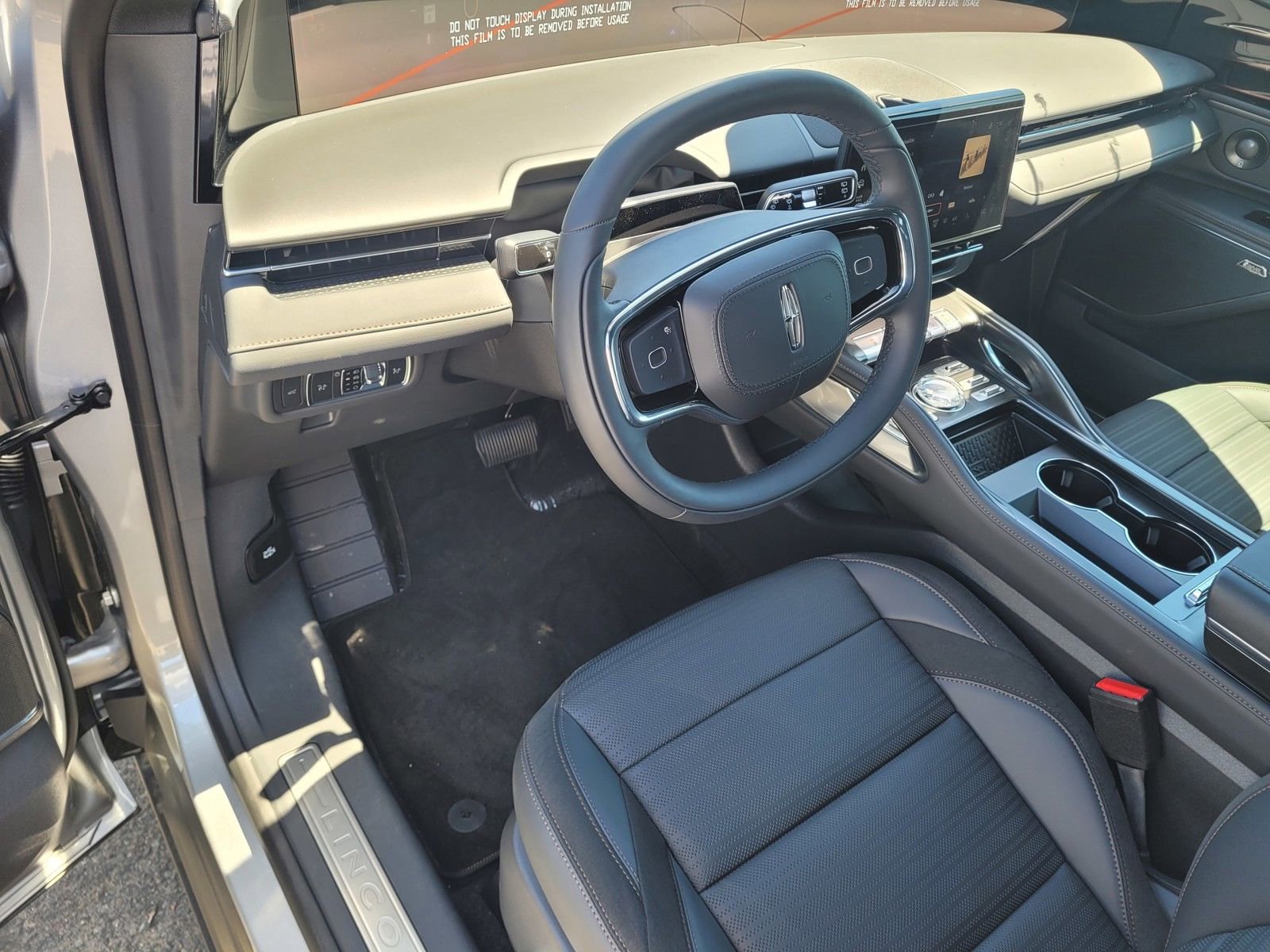 New 2025 Lincoln Nautilus Reserve w/ Jet Appearance Package image 6