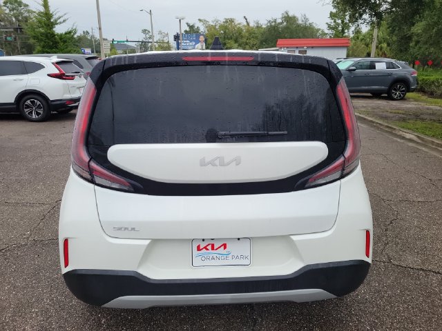 Used 2023 Kia Soul LX w/ Option Group 015 FWD image 8