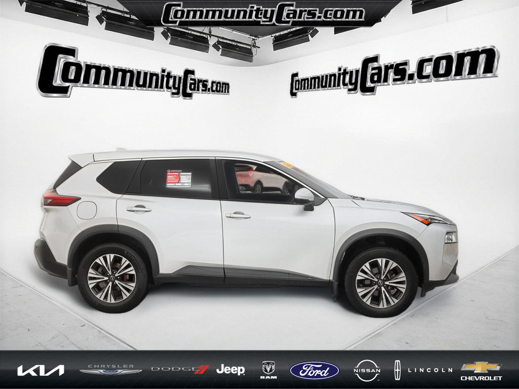 Used 2023 Nissan Rogue SV image 9