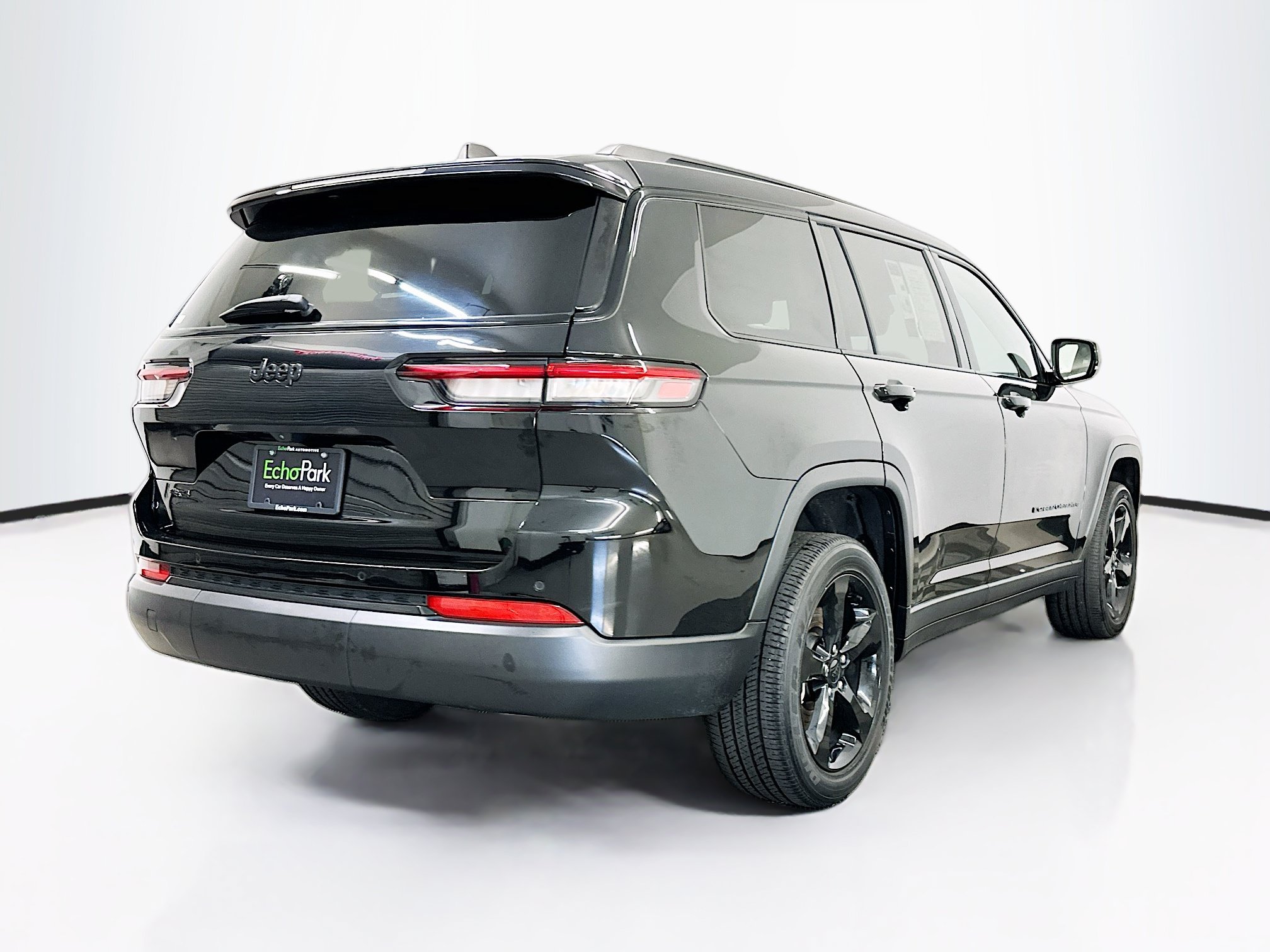 Used 2023 Jeep Grand Cherokee L Laredo AWD/4WD image 9
