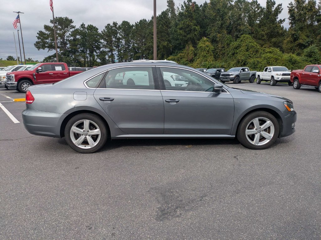 Used 2015 Volkswagen Passat 1.8T Limited Edition FWD image 3