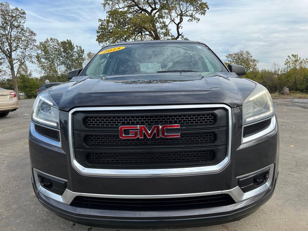 Used 2015 GMC Acadia SLE FWD image 3