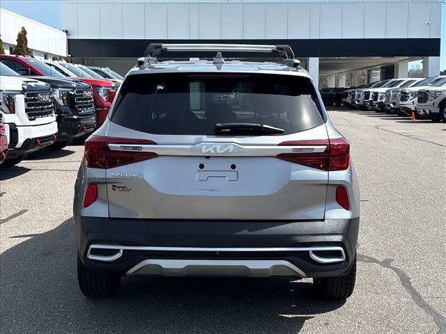 Used 2022 Kia Seltos EX image 5