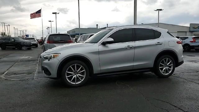 Used 2018 Alfa Romeo Stelvio Ti AWD/4WD image 4