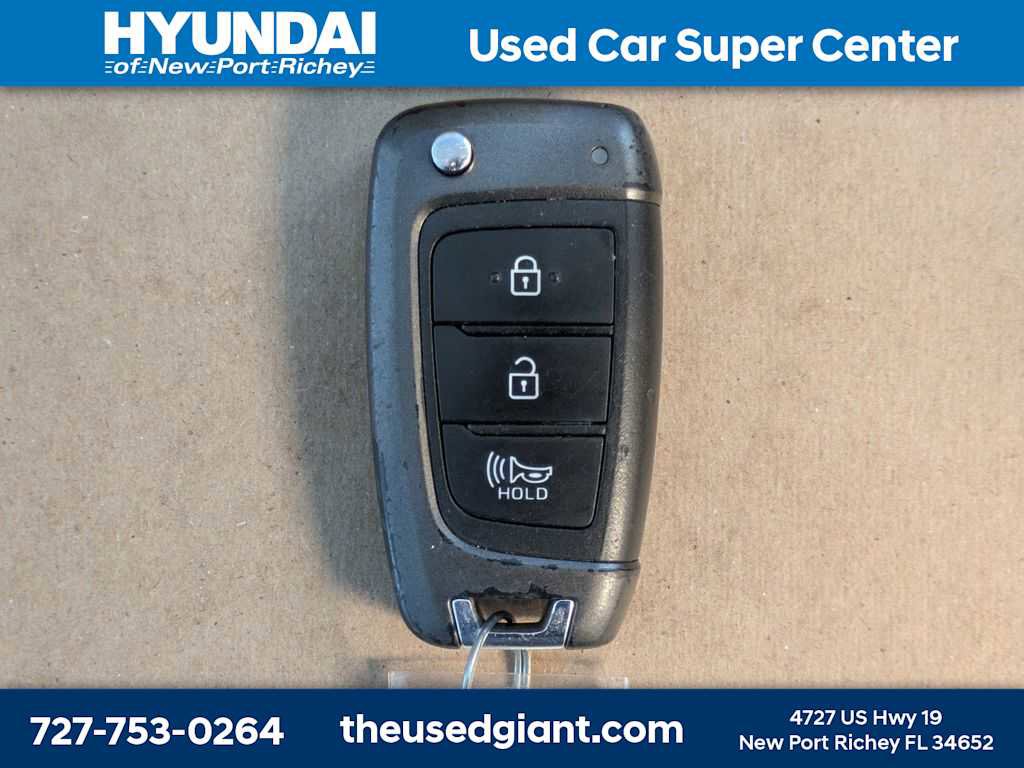 Used 2020 Hyundai Venue SEL image 31