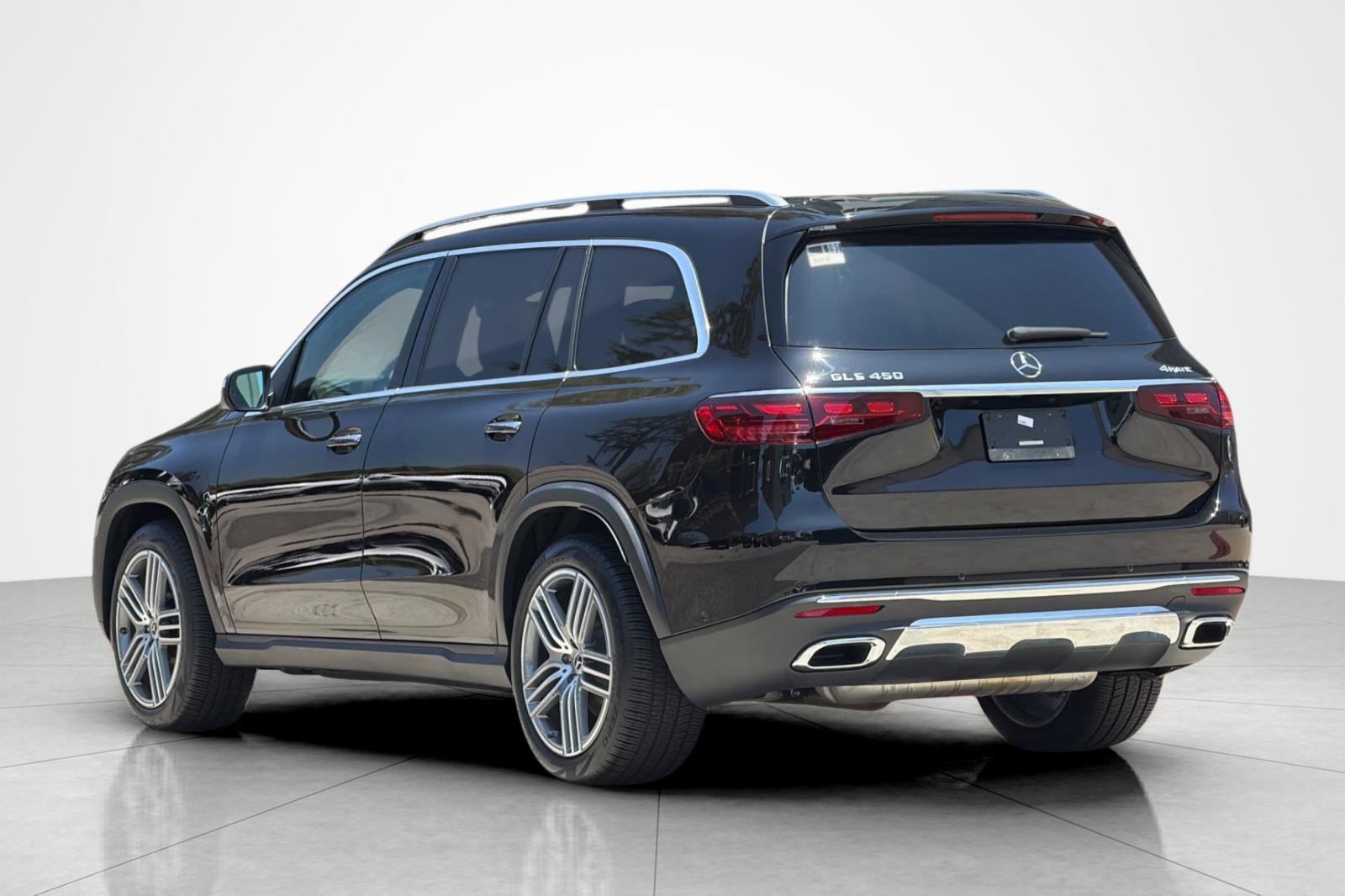 Used 2026 Mercedes-Benz GLS 450 4MATIC image 3