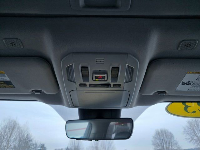 Used 2023 Toyota Highlander XLE image 22