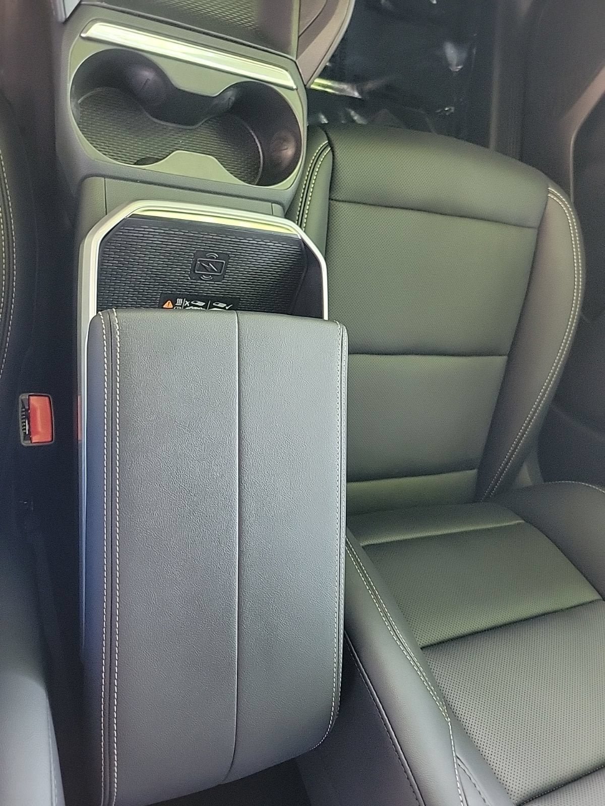 New 2027 GMC Terrain Elevation w/ Elevation Premium Package FWD image 16