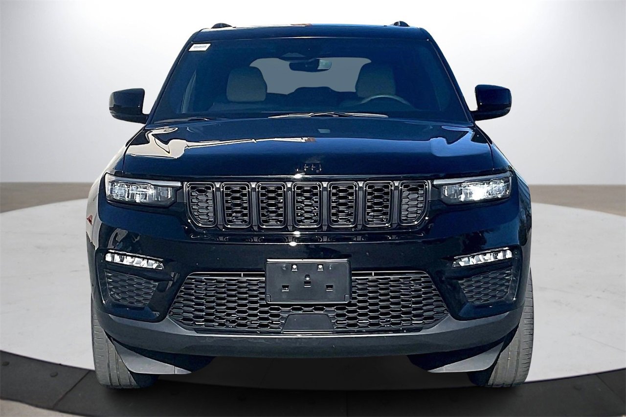 Used 2023 Jeep Grand Cherokee Limited w/ Black Appearance Package image 3