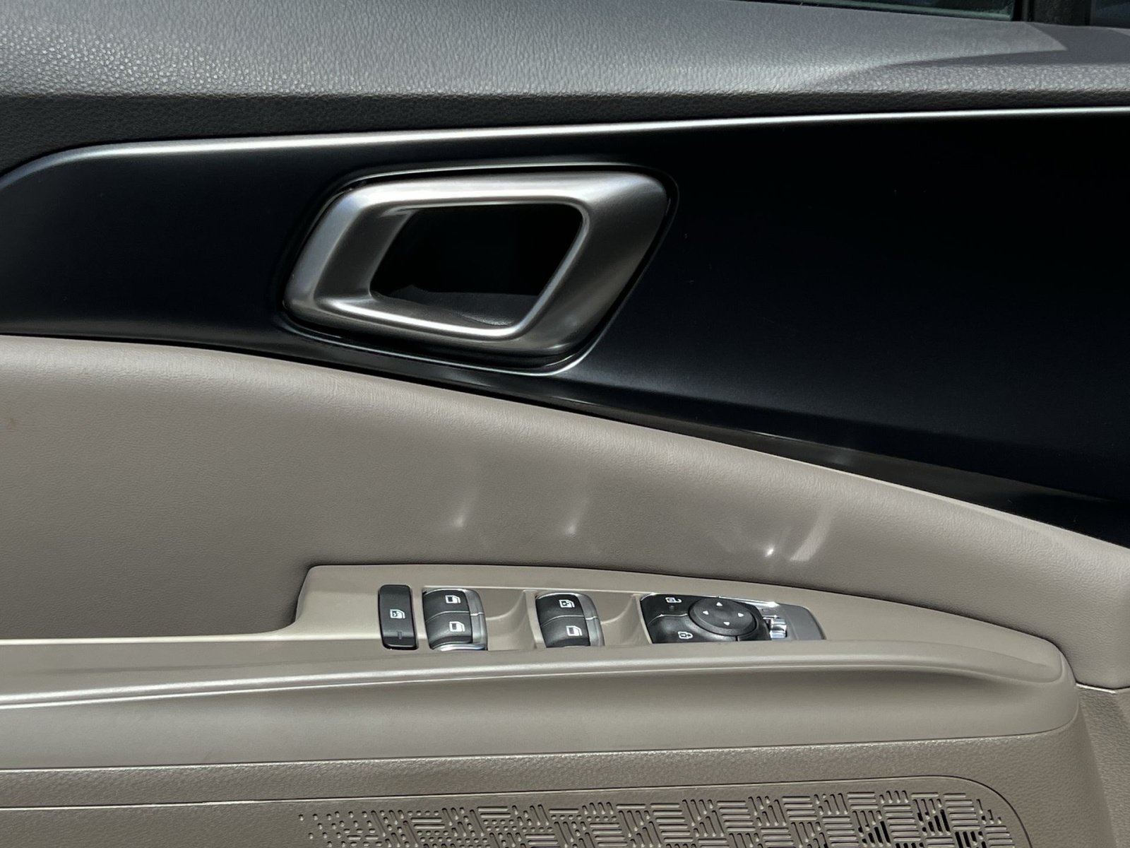 New 2027 Kia Carnival FWD image 20