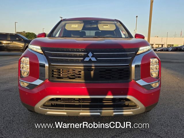 Used 2022 Mitsubishi Outlander SE FWD image 2