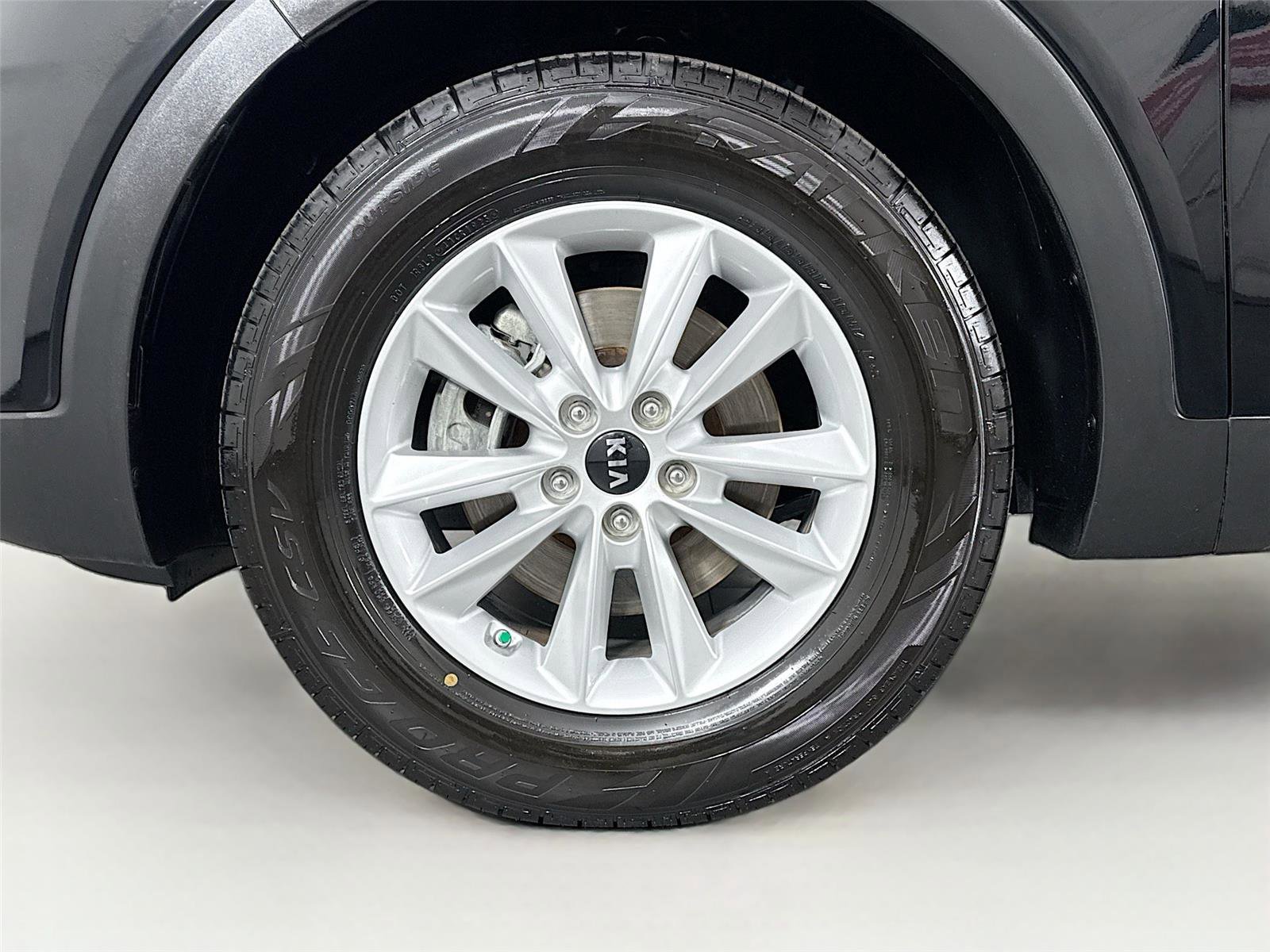 Used 2019 Kia Sorento LX image 39