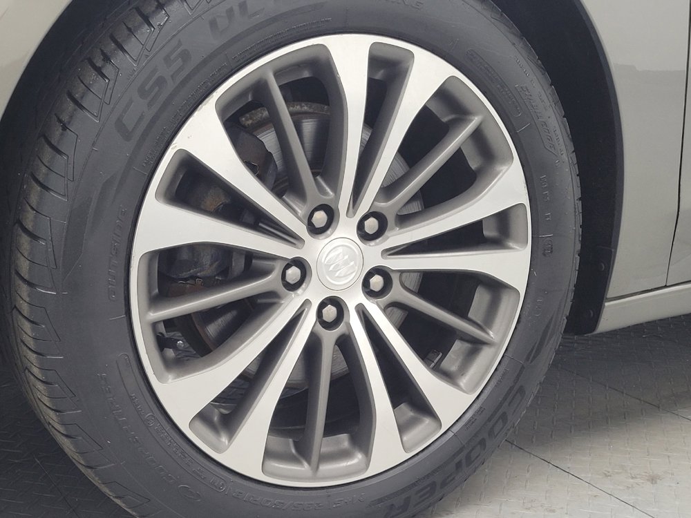 Used 2017 Buick LaCrosse Preferred image 31