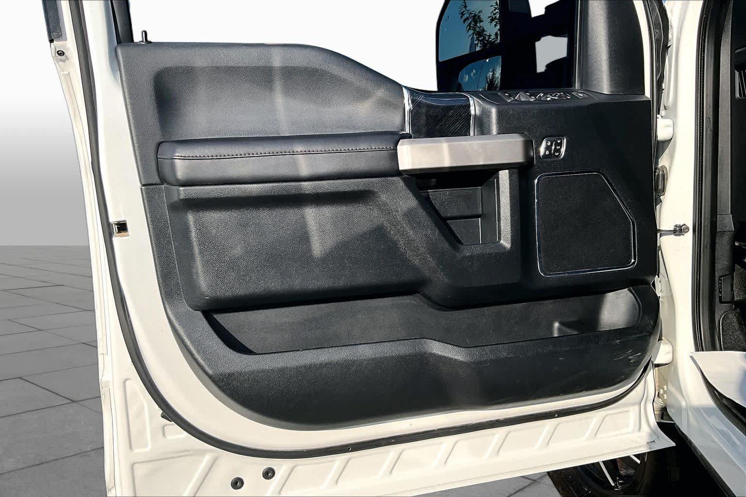 Used 2021 Ford F350 Platinum AWD/4WD image 22