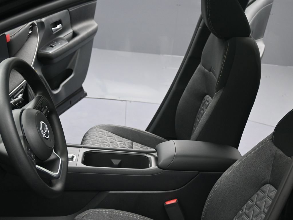 New 2026 Nissan Kicks SV w/ SV Premium Package AWD/4WD image 16