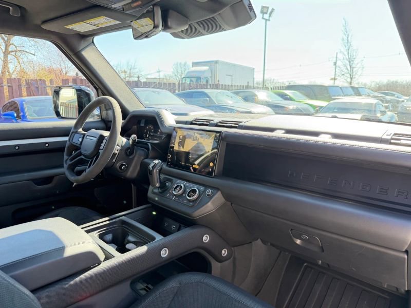 Used 2023 Land Rover Defender 90 V8 image 29