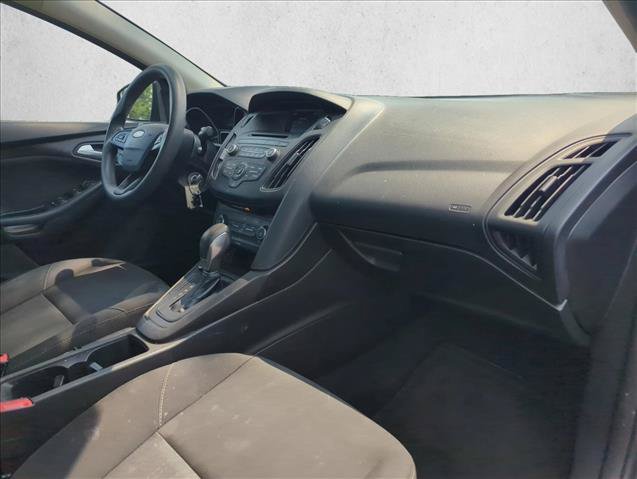 Used 2017 Ford Focus SE FWD image 28