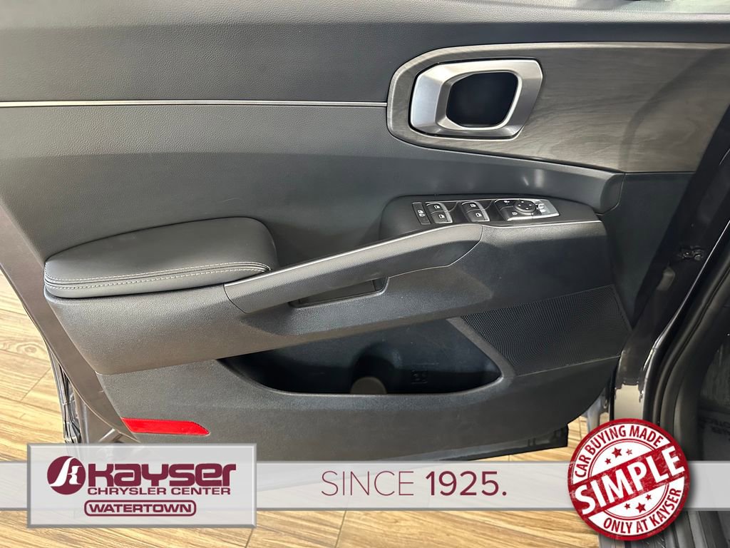 Used 2025 Kia Sorento X-Line EX AWD/4WD image 11