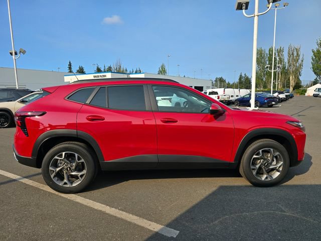 New 2026 Chevrolet Trax LT w/ LT Convenience Package FWD image 6