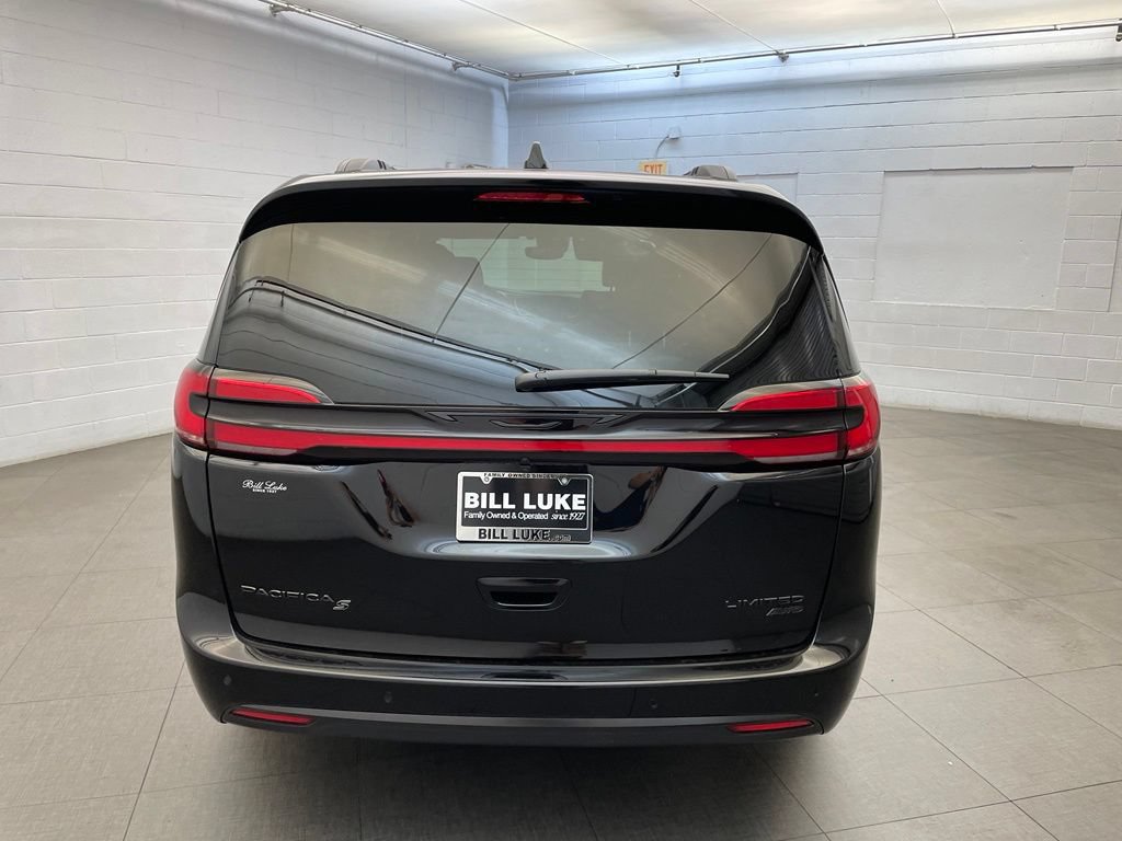 New 2027 Chrysler Pacifica Limited w/ S Appearance Package AWD/4WD image 4