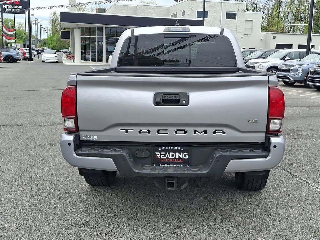 Used 2018 Toyota Tacoma TRD Sport w/ Technology Package AWD/4WD image 6