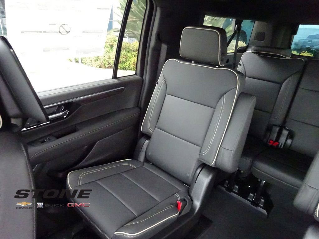New 2026 Chevrolet Suburban Premier image 14