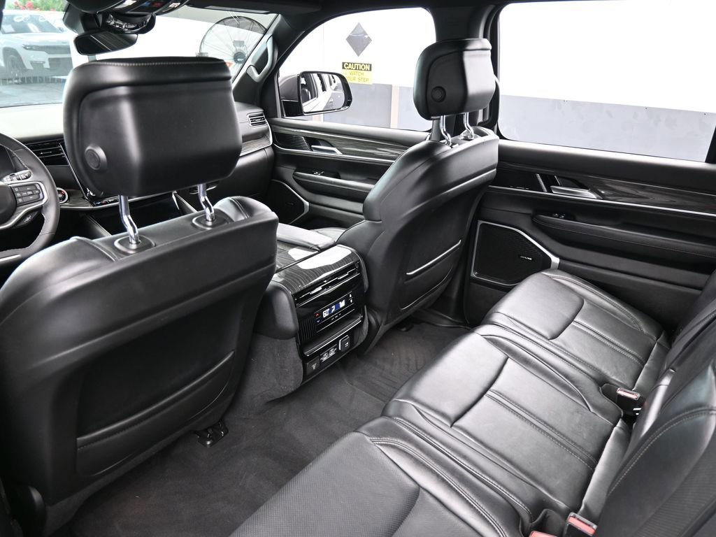 Used 2022 Jeep Wagoneer Series II image 37