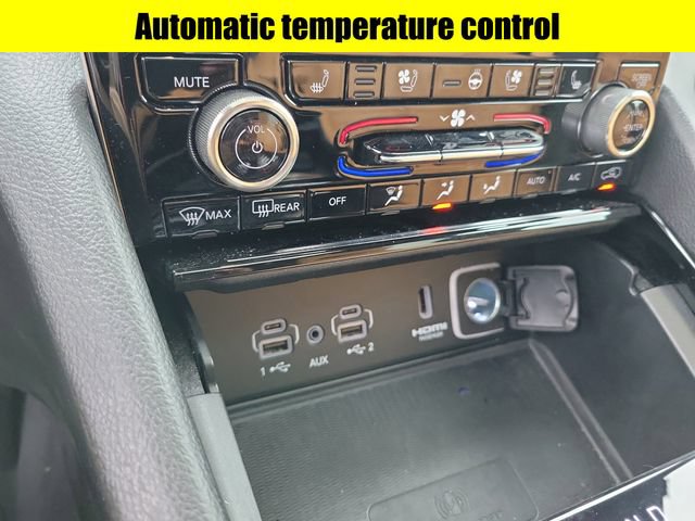 Used 2022 Jeep Grand Cherokee Summit w/ Luxury Tech Group V AWD/4WD image 16