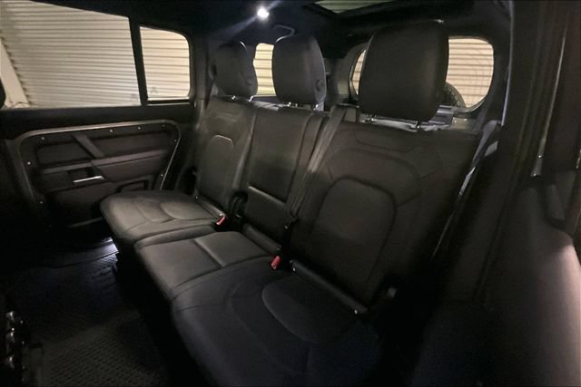 Certified 2025 Land Rover Defender 130 X-Dynamic SE AWD/4WD image 17