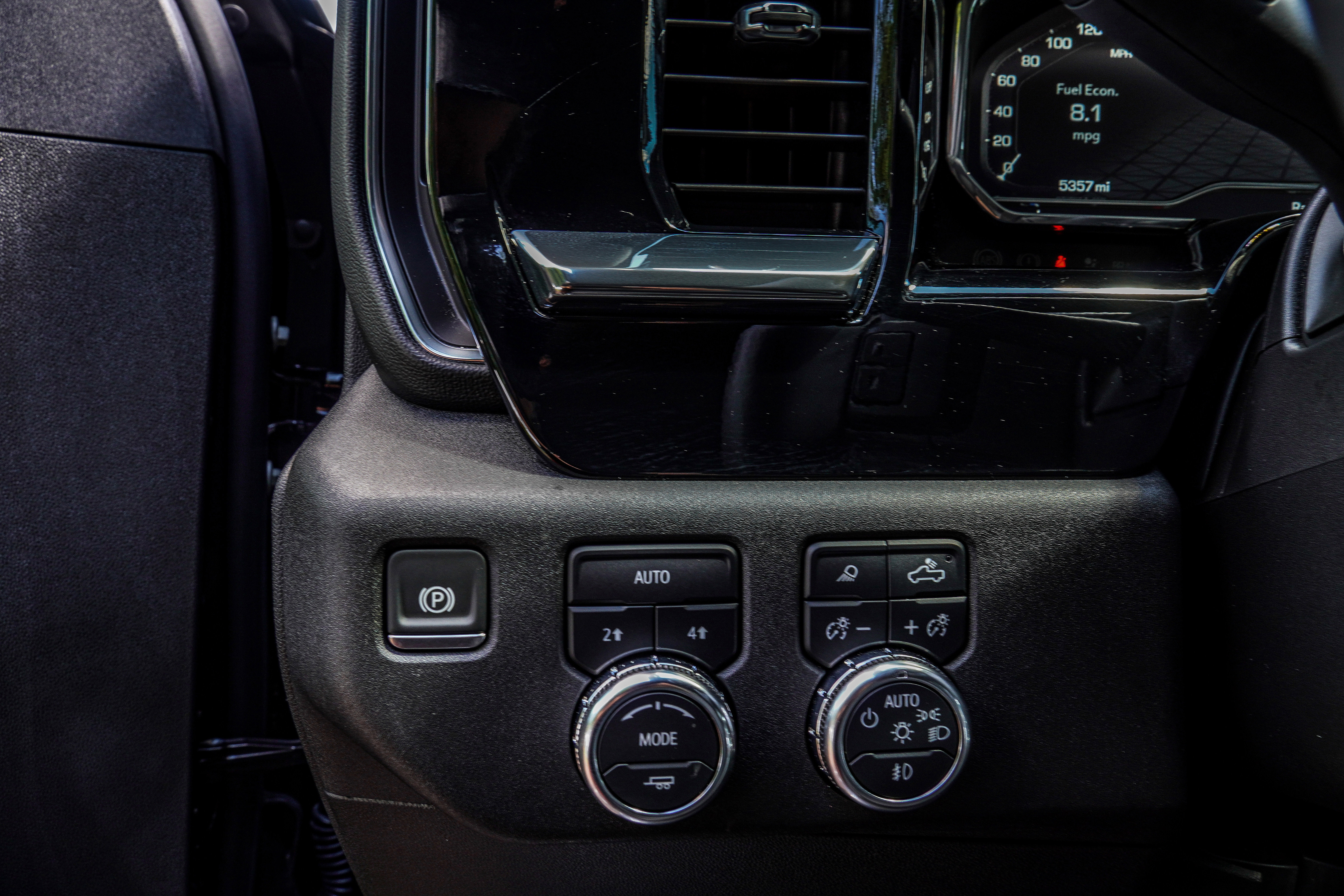 Used 2025 GMC Sierra 1500 Elevation w/ Elevation Premium Package image 21